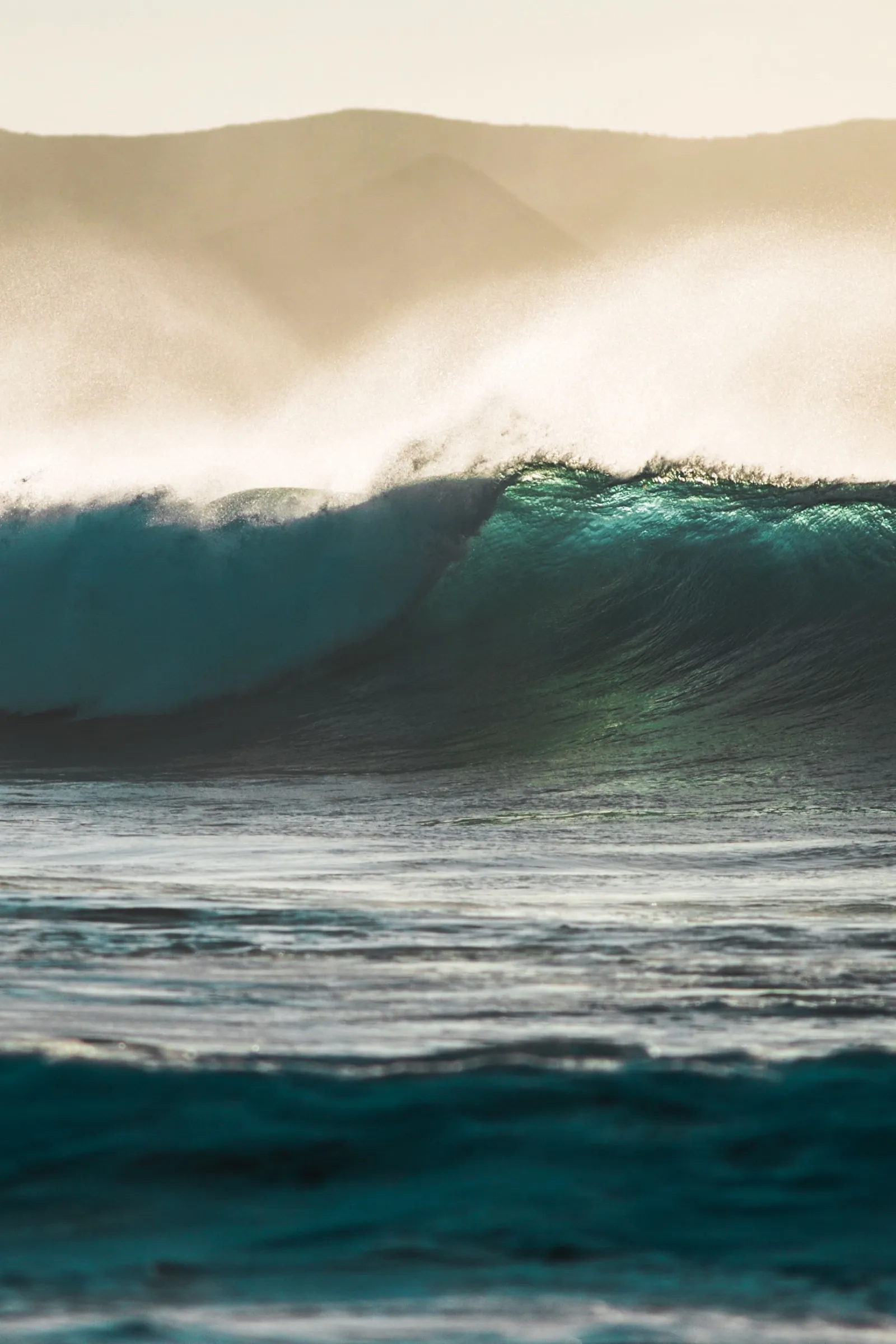 Occy's Left la ola privada de NIHI Sumba para surfistas avanzados